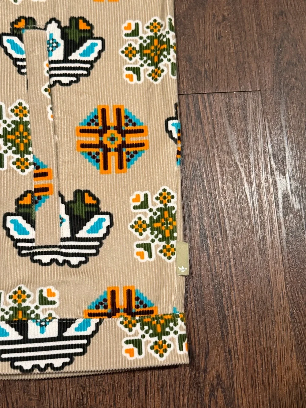 adidas details loose